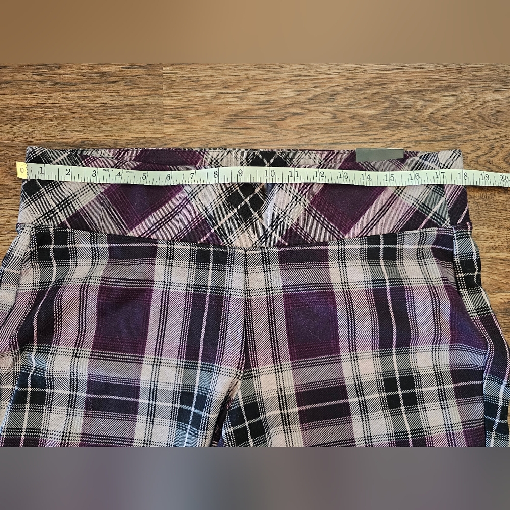 TORRID Plaid Pixie Cropped Pants NWT - Picture 6 of 8